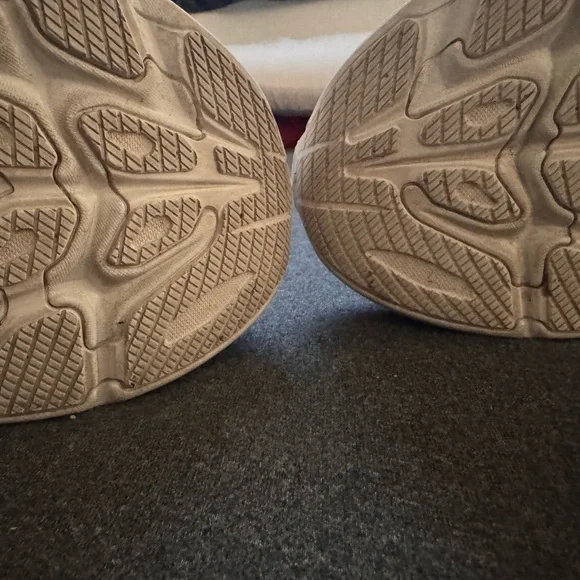 HOKA Clifton 10 Women’s Size 9 b White Electric Rose WTLC - Picture 8 of 14